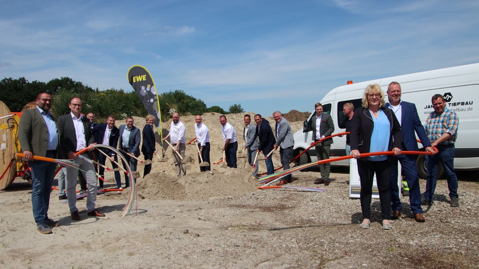 Baubeginn am 15.06. 2022 (Spatenstich)